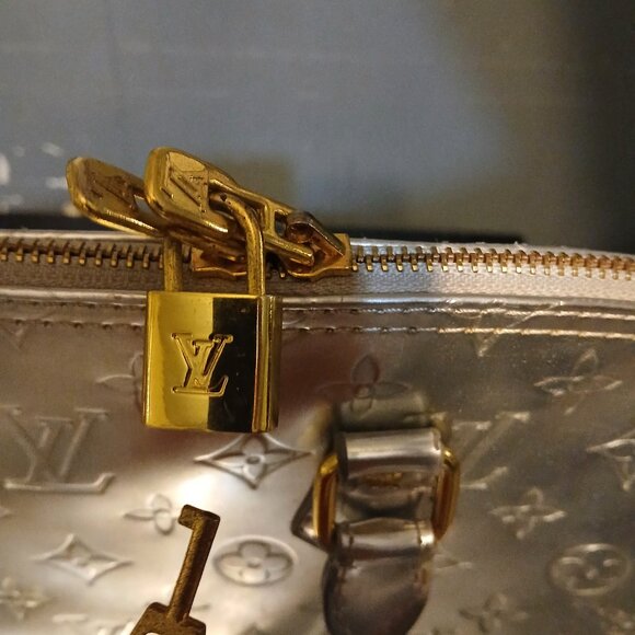 Louis vuitton handbag (large) - Picture 4 of 6